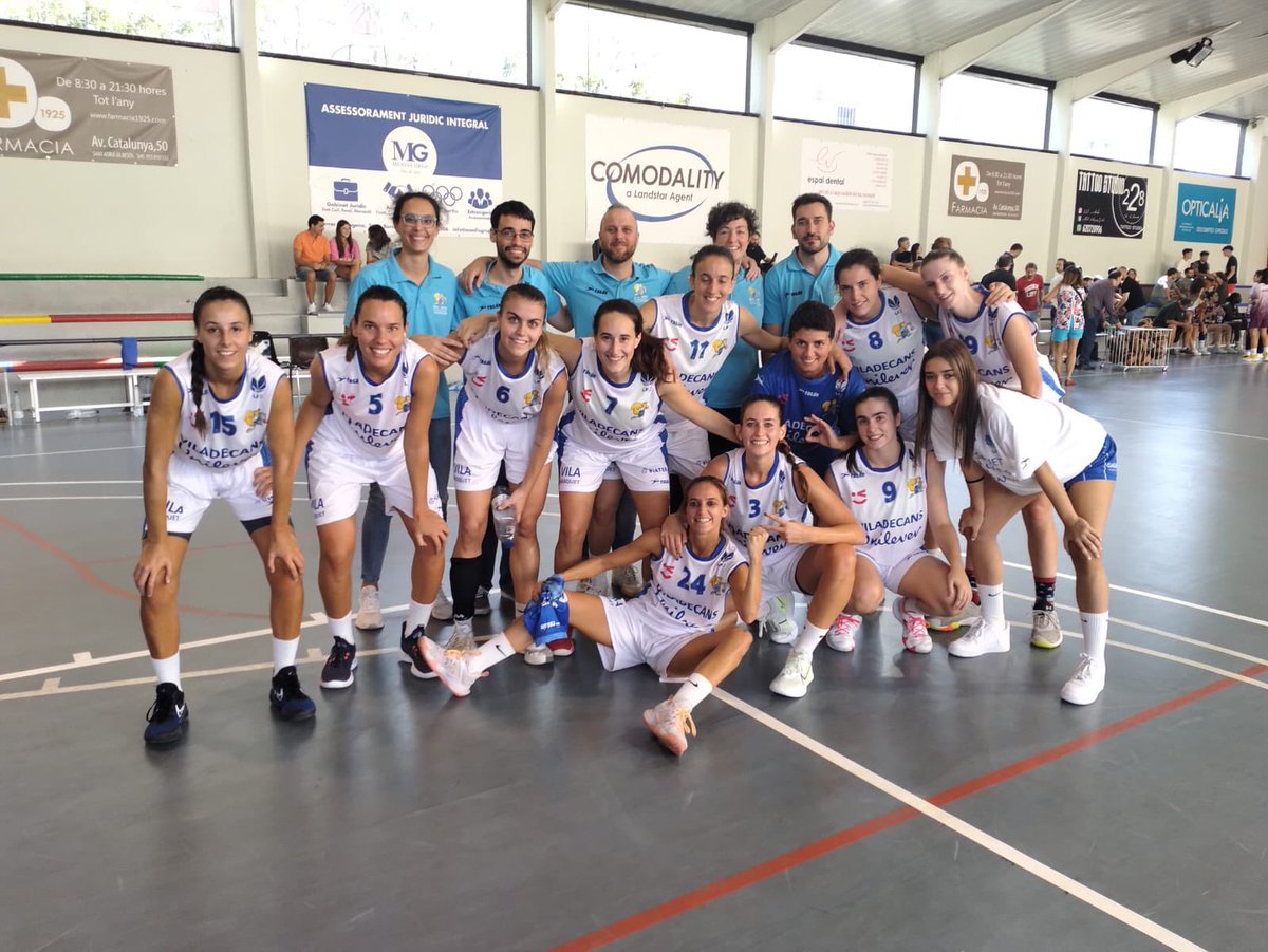 VilabasquetVila's tweet photo. Final del partido #LligaCat #LF2 Jornada 3
@FemSantAdria 33
Unilever Viladecans BF 52

Victoria y pase a la Final a 4 del próximo fin de semana en #Vic 
Enhorabuena equipo 🐿💙🏀

@FCBQ @UnileverSpain @ViladecansTweet @grupoviatek @AlbertoLongan https://t.co/1tmf6mm98Q