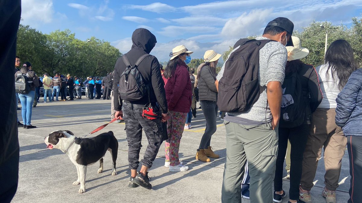RosaLuzLM's tweet photo. Familiares y amistades de la Familia Bernal Otavalo ➕️ organizaciones mujeres están acompañando búsqueda de #MariaBelenB a la @PoliciaEcuador, demandamos presencia de @DEFENSORIAEC @CIgualdadGenero @AsambleaEcuador de organismos internacionales ahora!
@CorteIDH 
@onumujeresEcu https://t.co/WrbillmxvY
