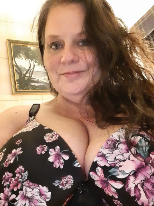 I will be shooting custom videos this week. Get your ideas to me today and have your own custom video<a href="/tag/bbw"class="tags"><span>#bbw</span></a><a href="/tag/ssbbw"class="tags"><span>#ssbbw</span></a>