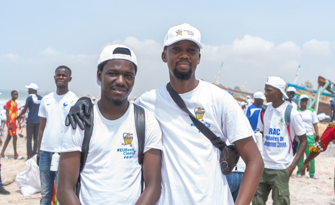 endaenergylinks's tweet photo. Mention spéciale également au consortium Enda Energie, JVE SENEGAL #IPSIA qui a noué un solide partenariat avec l'@ueausenegal pour impulser une conscience citoyenne durable au niveau de la population en matière de protection de l’environnement et de gestion des déchets de plage https://t.co/wPVWYfep5O