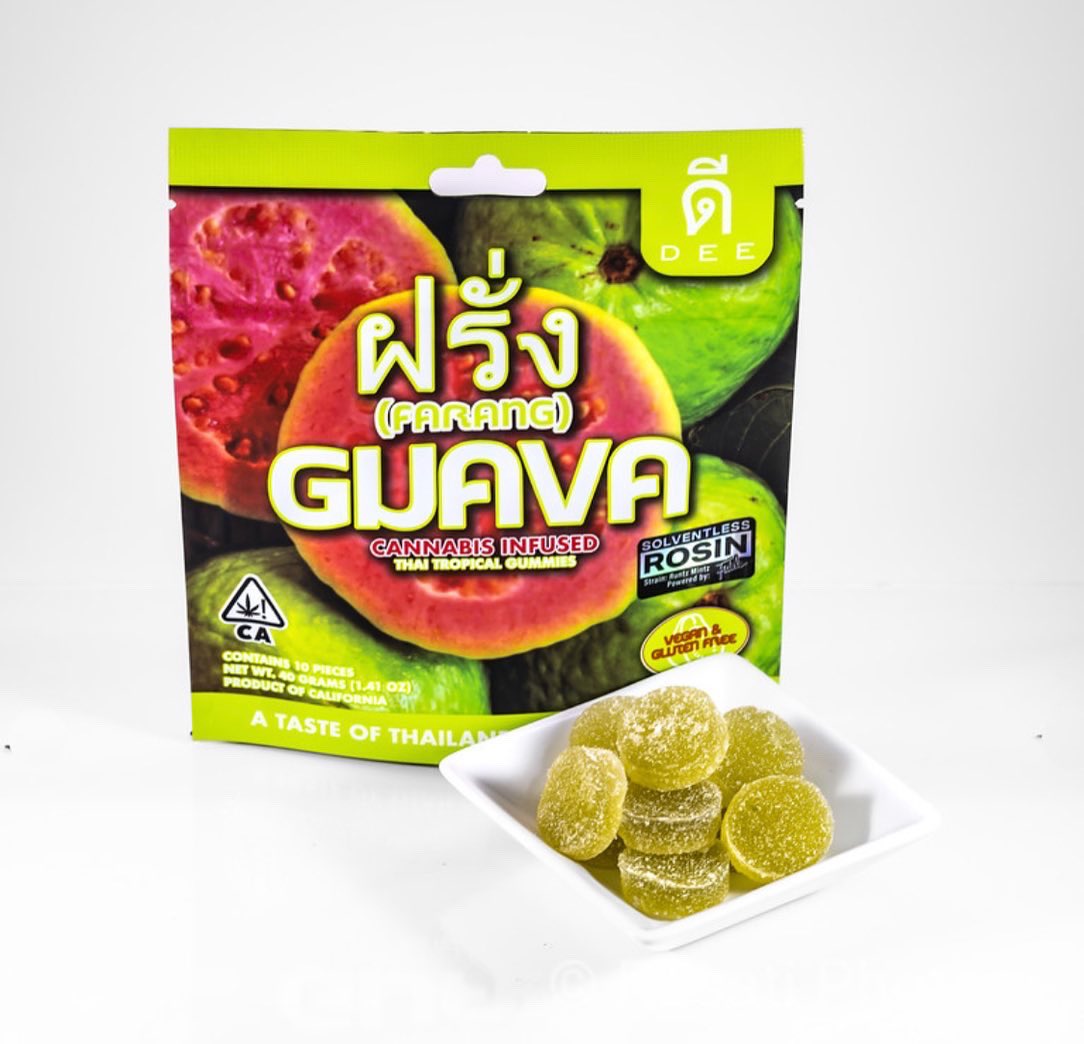 NaturaLife2020's tweet photo. Sweet #Guava Sundays ππ When ripe, Guava exudes a strong, sweet, tropically floral, musky odor, and it tastes like a unique blend of strawberry, grapefruit and pear flavors. Who else adores Guava?!? #DeeThai @Fidelsworldwide https://t.co/dXAnnRCjOn