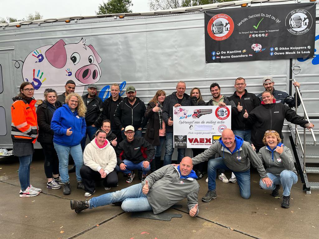 Noah4all1's tweet photo. Dit weekend mochten wij een fantastische cheque ontvangen!

Leden van de  Facebook groepen: Barre Gaanders en De Kantine hebben spullen geveild, en de opbrengst gedoneerd aan Noah4All.
Enorm bedankt! https://t.co/fhKdDQZmRz