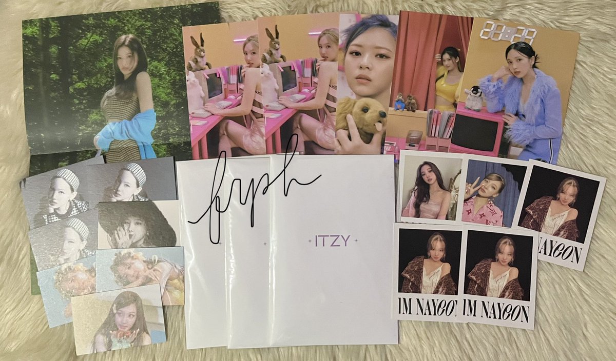 forryuph's tweet photo. ✷ — #frph_onhand wts / lfb | ph only  

twice between 1&amp;2 album inclusions + im nayeon pop &amp; itzy checkmate
⟢ ₱22 each, ₱52 each itzy (must take 2 or more)
⟢ ✅ on-hand, sco shipping
⟢ dop: sept 25, shipping on 26 or 28

reply / dm to claim ! ◡̈ https://t.co/cthQ71Sffs