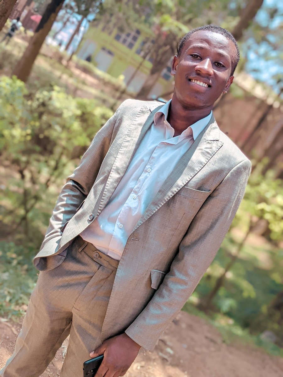 Mungu kwetu niwa ajabu namu penda sana malgré mes défauts il m'aime.🤵🏽