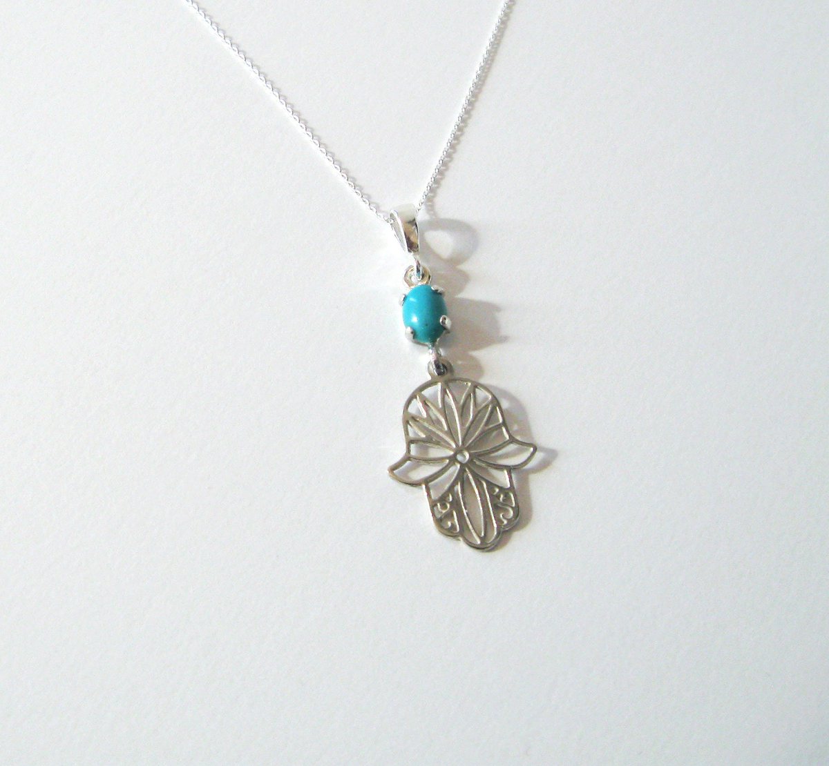 sendinglovegems's tweet photo. Turquoise Gemstone Sterling Silver Hamsa Pendant Necklace Healing Hand, Protection and Good Luck, 16 or 18 Inch 925 Chain Option https://t.co/uId7XhnVsQ #SendingLoveGallery #Etsy #OvalTurquoise https://t.co/yIIlXC7TG1