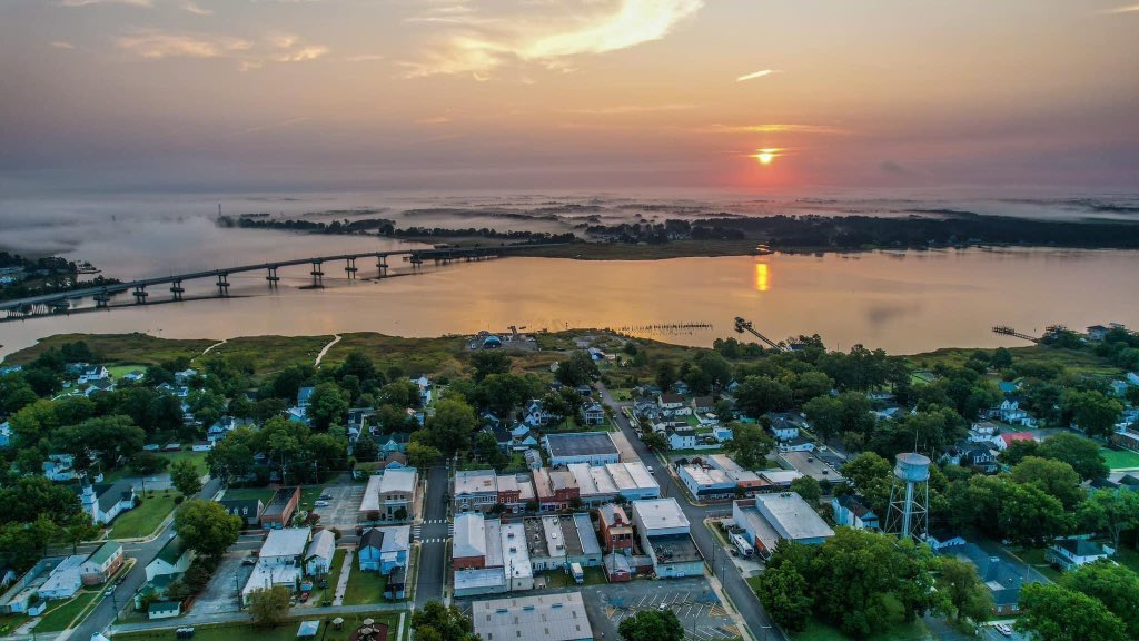 visitwpkw's tweet photo. 🌅 “Sunday Sunrise” over West Point by Earl Heidelberg
https://t.co/9b0Hp77s0N
#visitwestpointkingwilliam #WPKW #westpointva #kingwilliamva #kingandqueenva #mattaponiriver #yorkriver #saltlife #river #virginia #loveva #sunrise #welovewestpointva #fallinva #autumnsunrise #travel https://t.co/yqedr7LWvf