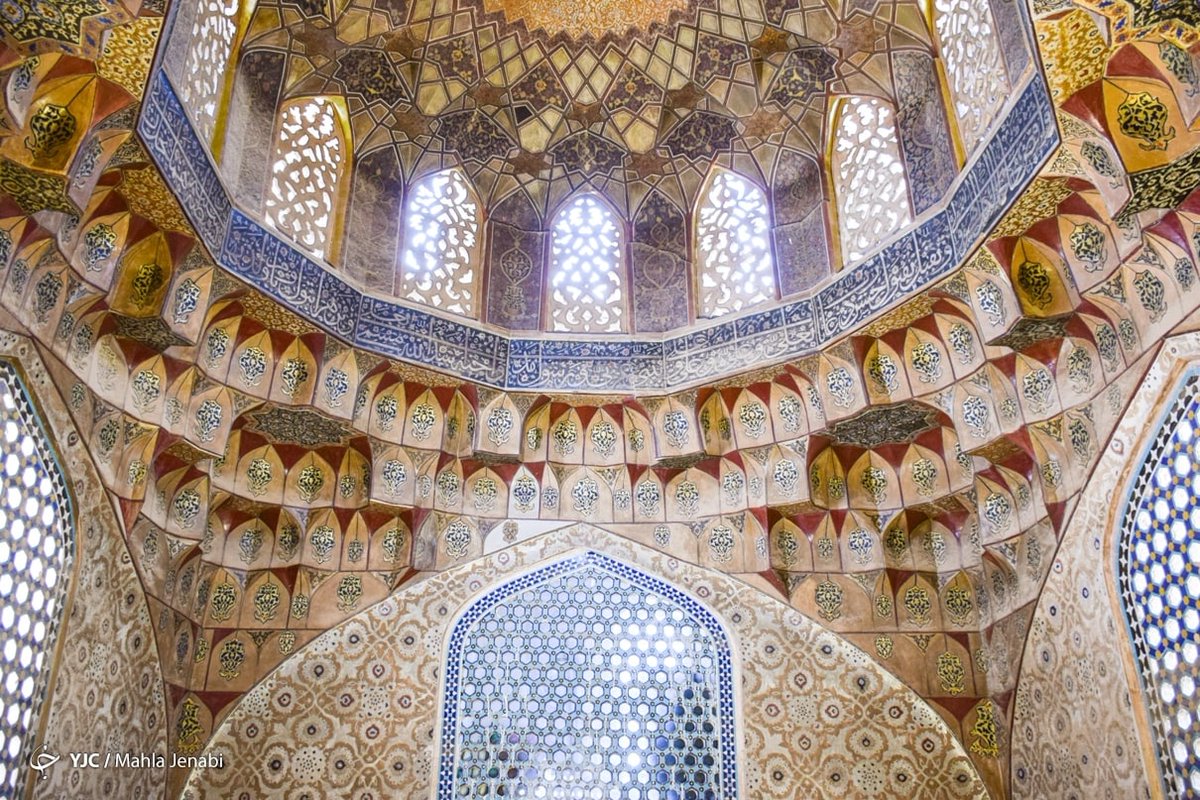 mr_tahlilgar_en's tweet photo. What you see shows the architecture of a building Of course, the thing that makes this image worth thinking about is that this work of art was created about 500 years ago. This is Kerman, one of the cities of Iran Iran is the hidden treasure of world tourism
#Iran https://t.co/Tu5QlFLhKU