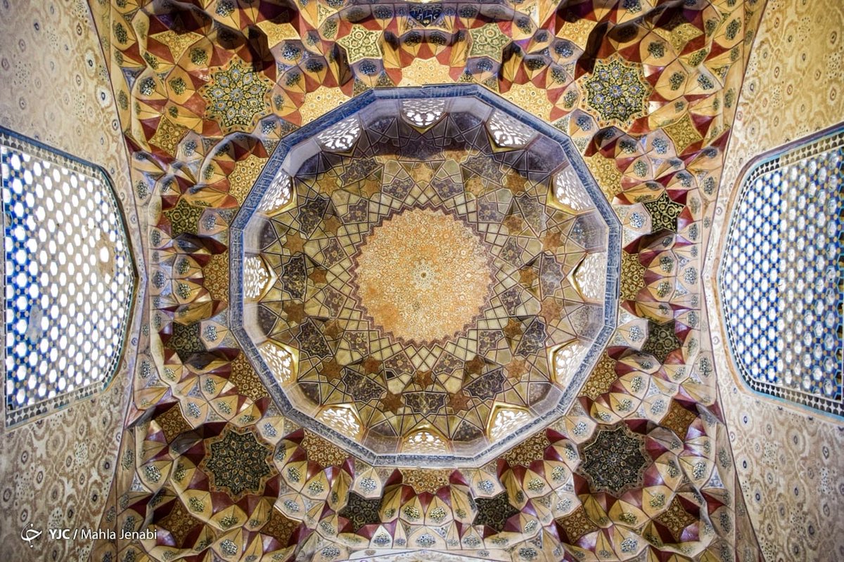 mr_tahlilgar_en's tweet photo. What you see shows the architecture of a building Of course, the thing that makes this image worth thinking about is that this work of art was created about 500 years ago. This is Kerman, one of the cities of Iran Iran is the hidden treasure of world tourism
#Iran https://t.co/Tu5QlFLhKU