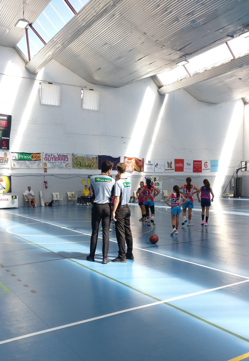 sanidubasket's tweet photo. Final del equipo infantil en su partido en #Ponferrada, finalmente no pudo ser
@CB625Ponferrada 68
@cduvalladolid 52
#CDU #UVA #Valladolid #Baloncesto #BaloncestoFemenino #CDUCantera #UniversidadValladolid #LigaFemenina #InfFemCyl #SentimientoCDU https://t.co/aDCTjLxxBS