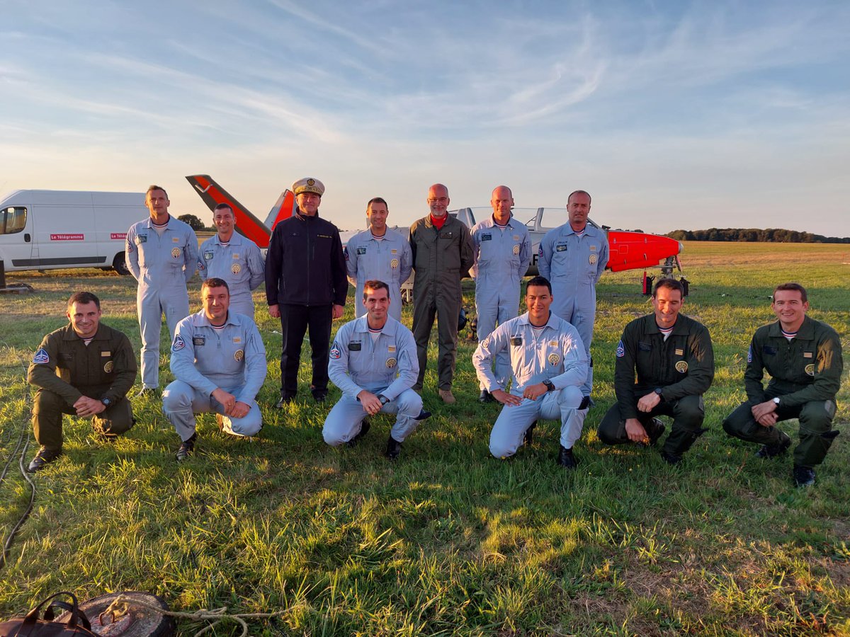 CEMM_FR's tweet photo. Au meeting aérien de #Morlaix, nos marins du ciel sont allés tout le week-end à la rencontre des passionnés d’aéronautique pour leur raconter leurs missions et faire la démonstration de leurs moyens. Deux journées exceptionnelles pour embarquer les talents de demain. https://t.co/ZlPybzRgPL