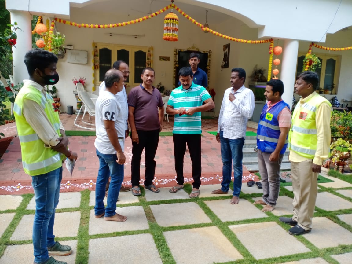 SCharminarzone's tweet photo. Sunday 10 Clock ⏰ 10 Minutes Campagin Participated by DCP జనార్ధన్ రెడ్డి sir , ACP Gangadhar sir others https://t.co/jlEOWcmCYY