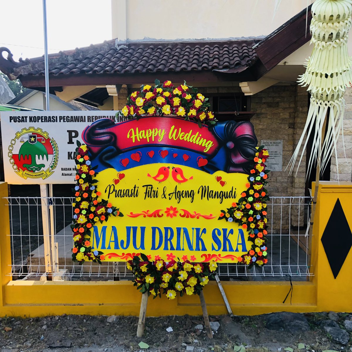 toko_bungablora's tweet photo. Toko karangan bunga di Blora βοΈ081215758846
https://t.co/EWv7e5AAvi
Pengiriman #blora #bangkle #jepon #bogorejo #ngawen #banjarejo #tunjungan #bungapapan #dukacita #wedding #sukses #opening #Viral #love #like #BeraniLebihBaik #poster #unik #Indonesia #bunga #cantik #Tokobunga https://t.co/dps9d0sHiz