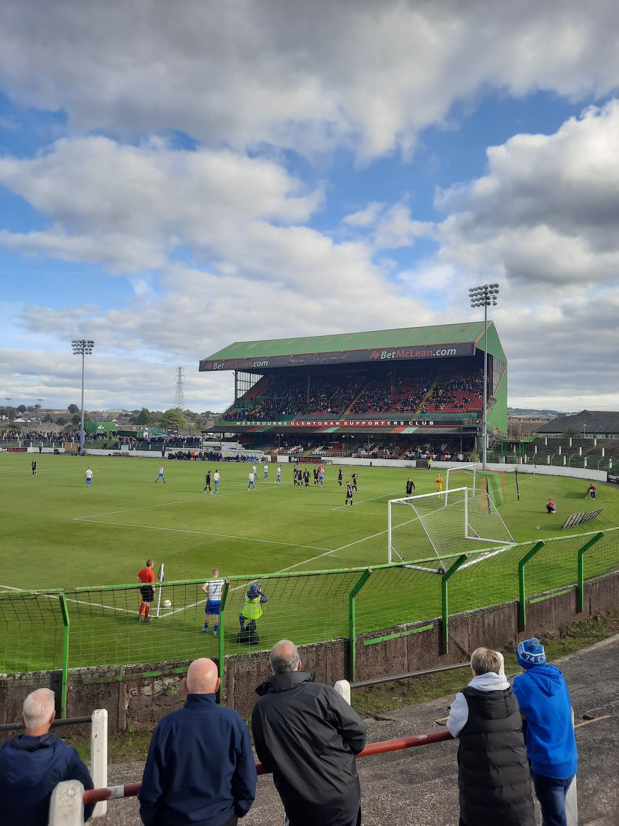 MrMorrow10's tweet photo. Proper old school ground #TheOval https://t.co/aXaCuWO6Wx