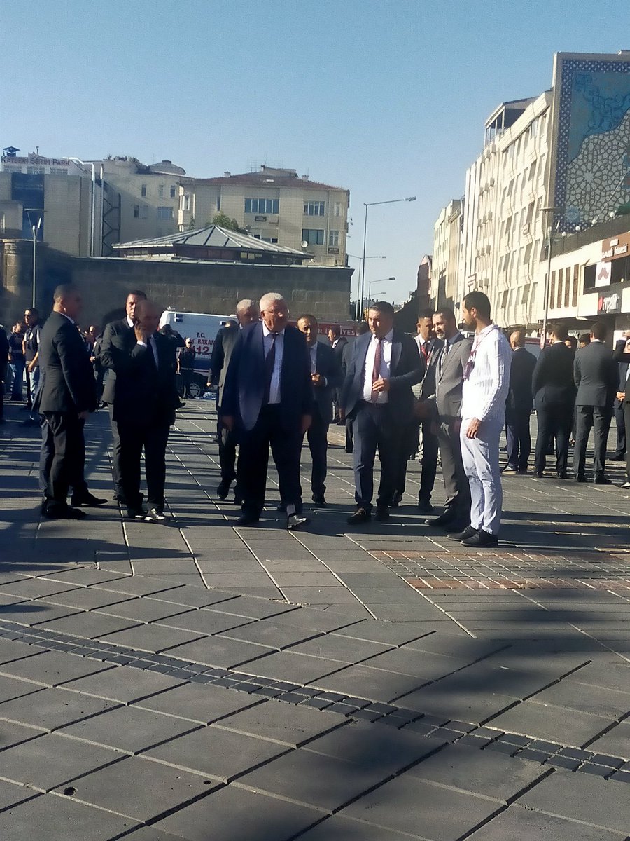 kayserianadolu's tweet photo. Son dakika!!!
MHP Genel Başkan Yardımcısı Semih Yalçın ve MHP kurmayları miting alanında Devlet Bahçeli'yi bekliyor... 
#mhpmiting #semihyalcin #DevletBahceli #mhpkayseri https://t.co/5F4h97QhB0