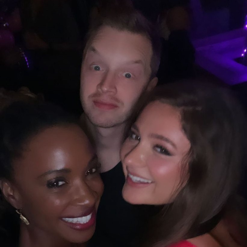 Gallavichmademe's tweet photo. Noel at Emma’s bday party last night. 🥰💙 Omg! So sexy
🔥🔥🔥🔥

#cameronmonaghan #noelfisher #iangallagher #mickeymilkovich #ianandmickey #mickeyandian #camnation #noelnation #gallavich #shameless #gallagher #milkovich #noelfishersupremacy #cameronmonaghansupremacy https://t.co/Ad4OlOYF5i