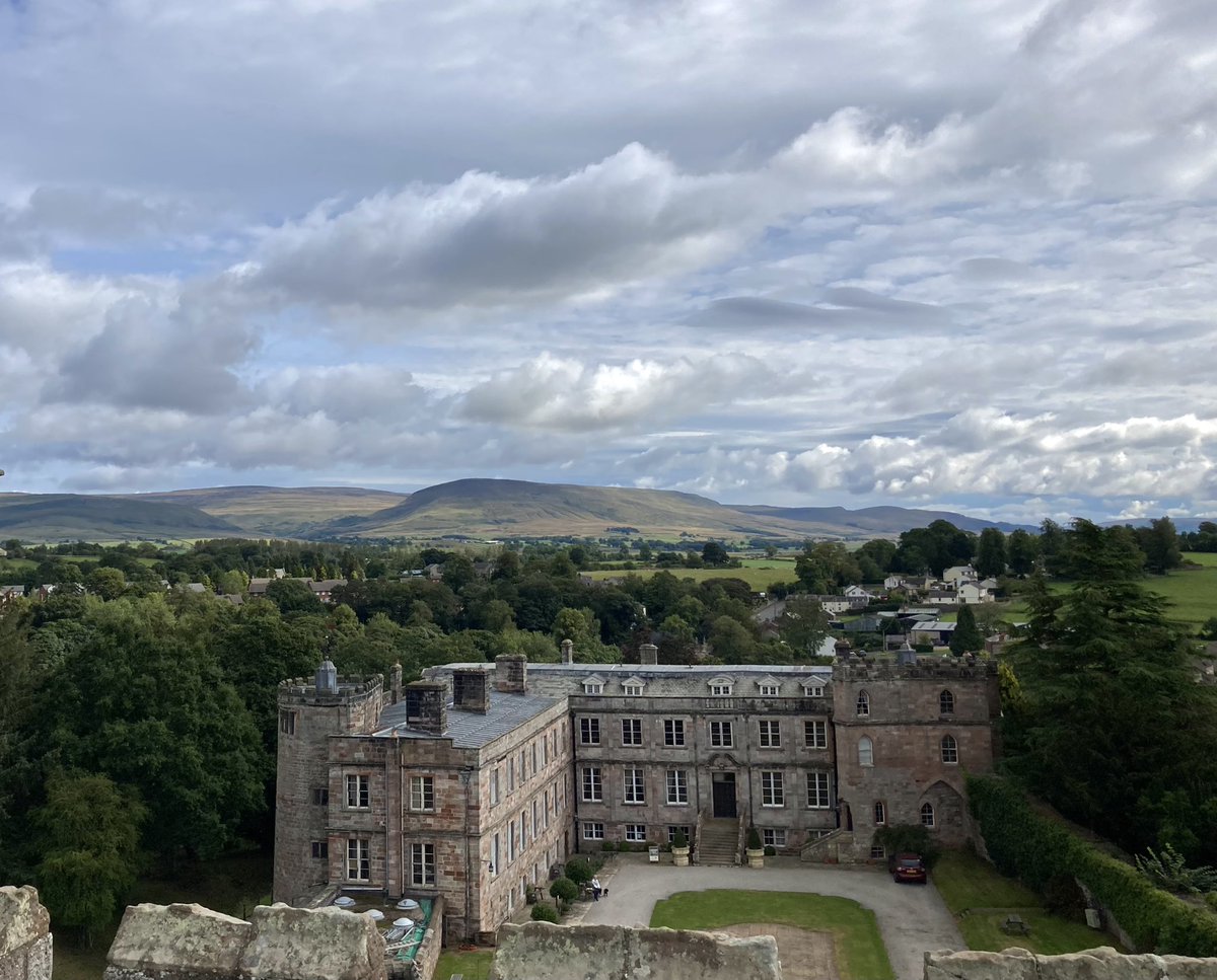 AndrewHwright's tweet photo. Views from the top of Caesar’s Tower at @ApplebyCastle, who have opened their gates to the public for free this weekend.
#ApplebyCastle #ApplebyinWestmorland #Appleby #castle #EdenValley #Cumbria #HighCup #Pennines https://t.co/lF0vWta0dE
