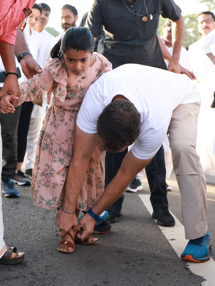 raja_007_'s tweet photo. हर बेटी की हिफाजत मेरा धर्म है !
#BharatJodoYatra https://t.co/3eBaSZXgj4