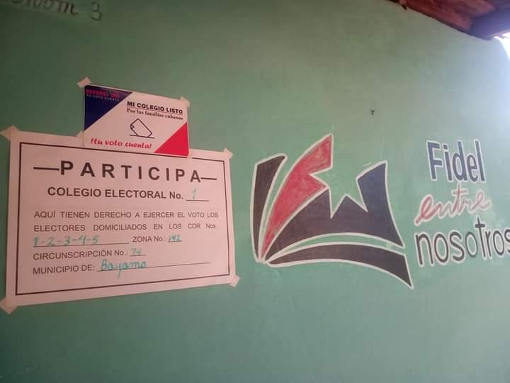 YanetsyCubana's tweet photo. Realizamos prueba dinámica para el #CódigoDeLasFamilias en toda #Cuba los colegios de la William Soler en #Bayamo listos #YoVotoSí @DiazCanelB @DrRobertoMOjeda @CapoNapoles @EduardoLpezLey3 https://t.co/MVdMF3plhm