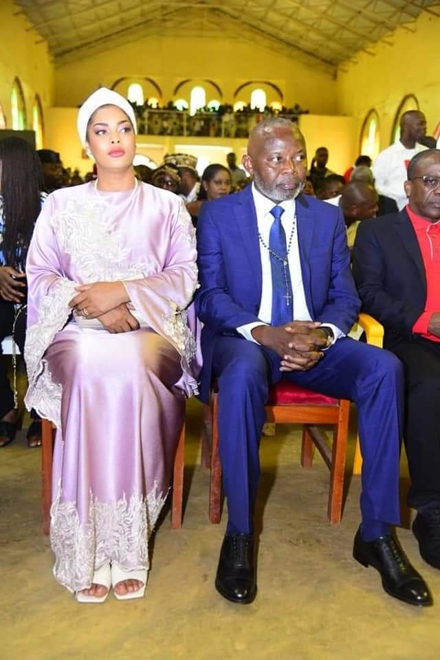 HamidaKamerhe's tweet photo. Ns avons participé à la messe ce matin à la paroisse St Joseph de Kabare...
 l'honorable @VitalKamerhe1, a prêché l'Amour, le Pardon et la Réconciliation, chose qu'il recommande aux différentes communautés qu'il visite depuis le début de sa tournée. https://t.co/vx8tJ5afGz