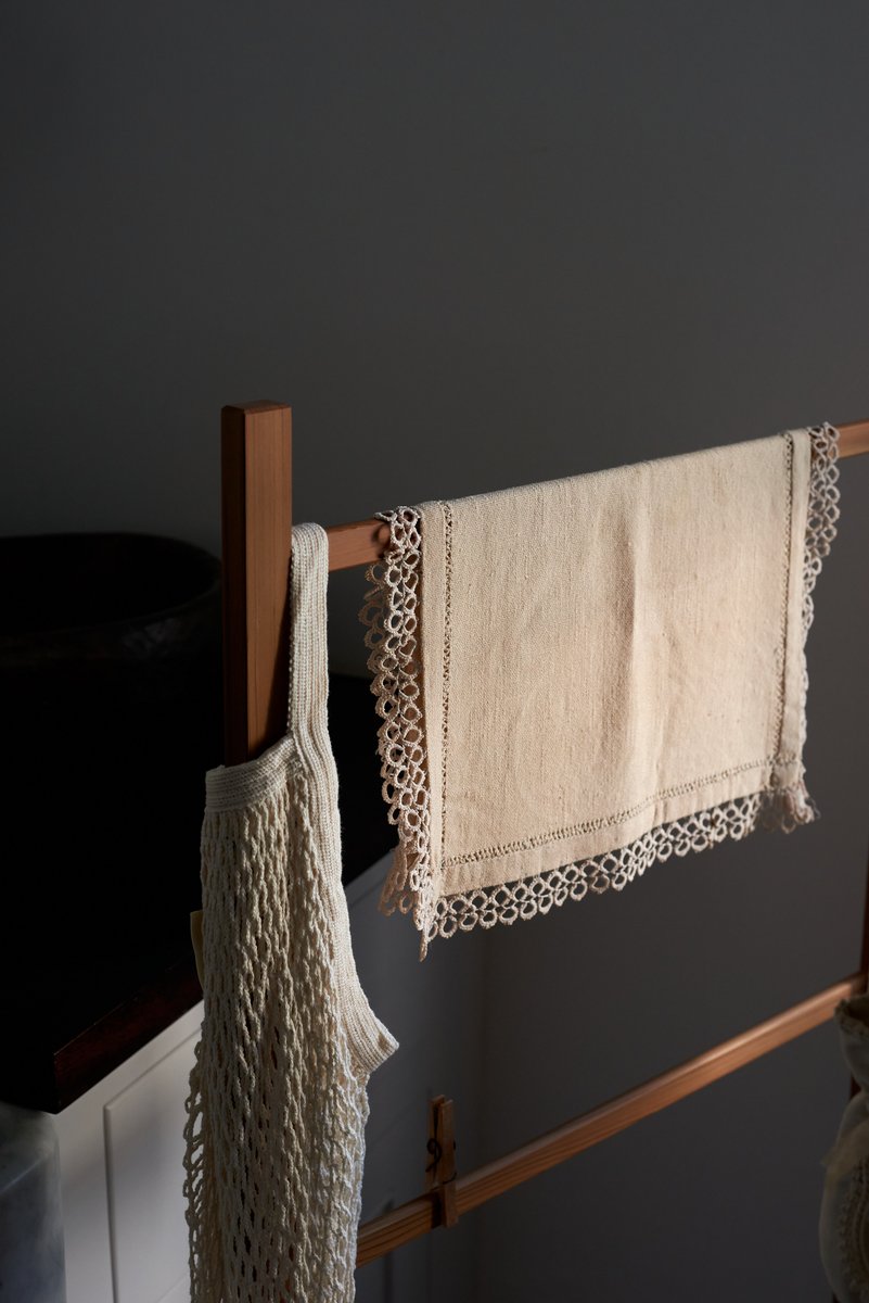 deVOLKitchens's tweet image. Sometimes the old ways are the best ways and we think there's something quite romantic about a clothes horse laden with linens drying in the sun! devol.ltd/t/clotheshorse #EnglishDesign