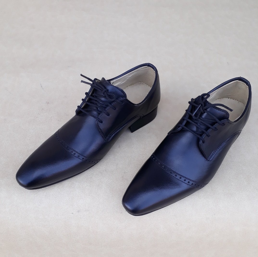 sachemchoiceszw's tweet photo. Customize your formal shoes with us 
100% leather (mostly on black &amp; brown), sizes from 5-13, prices from $35-$60
Contact Decision; +263773410497
#redmarketsunday @iMisred
@redmarketsunday @te_hub @retweet263 @zw_great @wisemanbote1 https://t.co/xfUFy880Wz