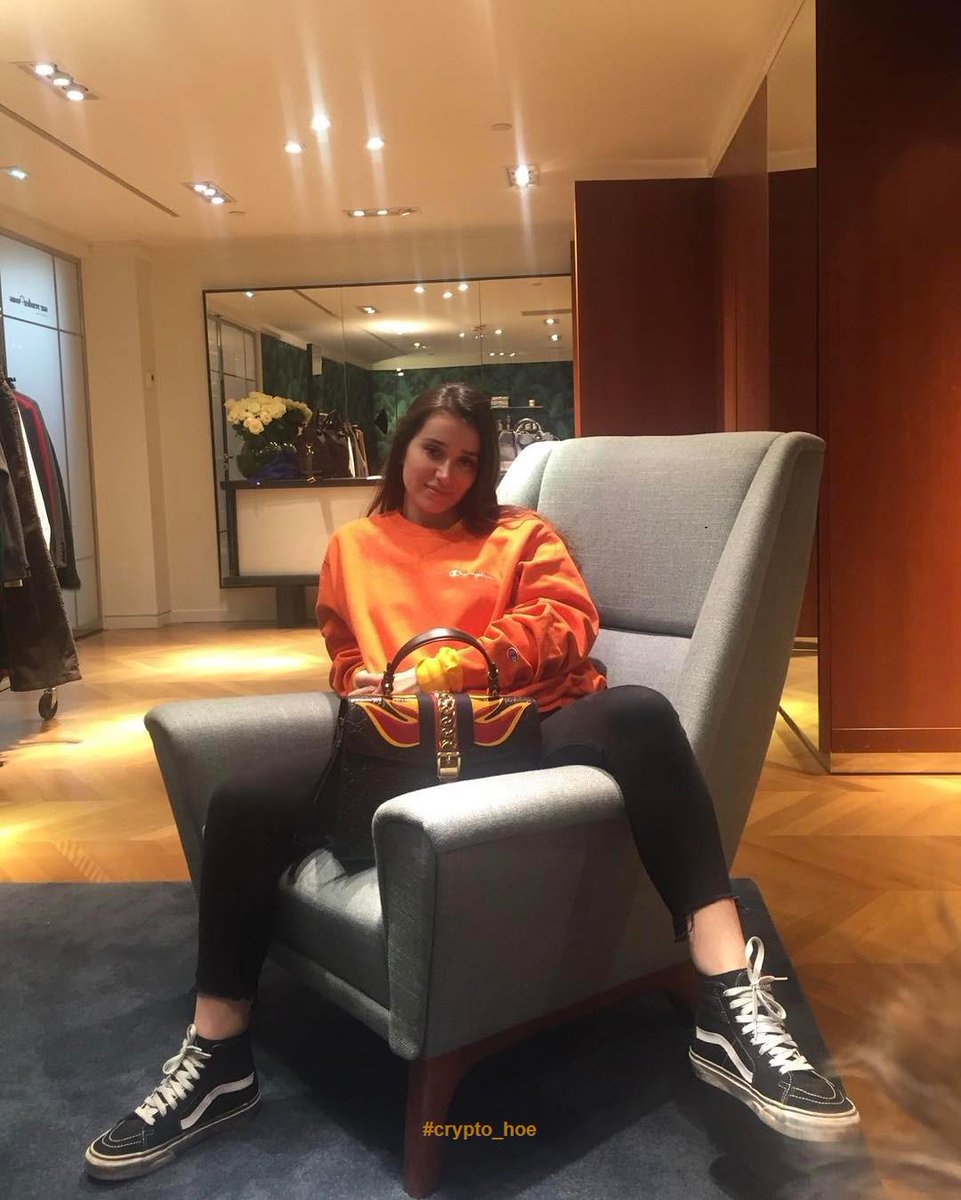 Crypto_Hoe's tweet photo. poppin @Le Bon MarchΓ© Rive Gauche
#crypto_hoe #Bitcoin #BTC #Crypto #Ethereum #BinanceSmartChain #Dogecoin #Trading https://t.co/a70FFhW1v4