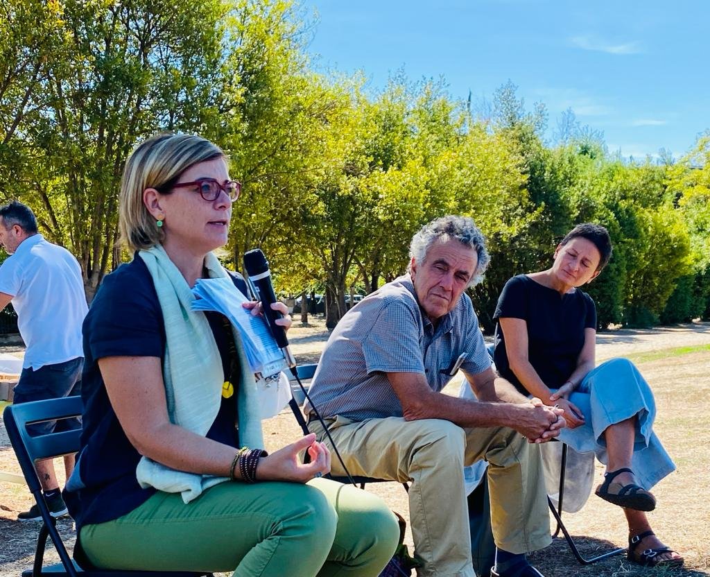 Lo dico già da un anno: discutiamo di campo largo e stretto, ok; ma vogliamo parlare di cosa piantare in questo campo. Io vorrei veder germogliare l'ambientalismo, dimostrando che giustizia sociale e ambiente sono due facce della stessa medaglia 
#elezionipolitiche2022 #èora