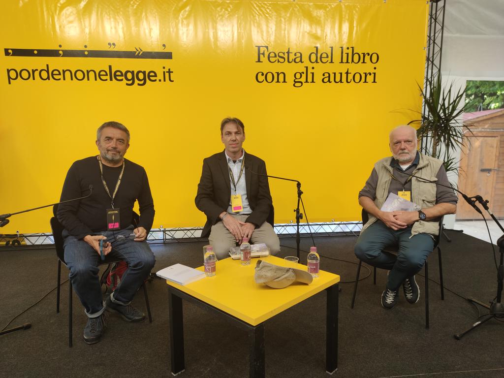 CAI150's tweet photo. I libri del #ClubAlpinoItaliano a @pordenonelegge: Alex Cittadella presenta IL CIELO DELLE ALPI (coed. @editorilaterza) con @lcalzolari e Roberto Mantovani

@caifvg https://t.co/UlE64N83gO