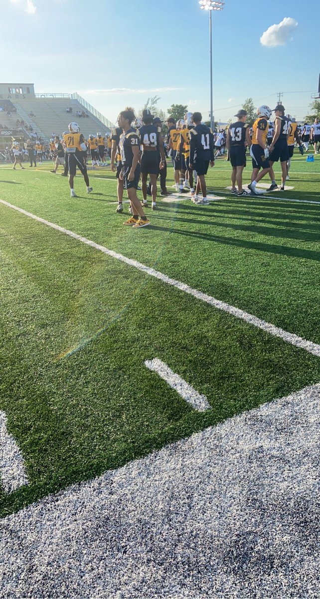 anthonymcd25's tweet photo. Thank you having me, can’t wait to be back soon. @bond_coach @JakeMunkwitz @CSPBearsFB https://t.co/iYtT2Pgn0t