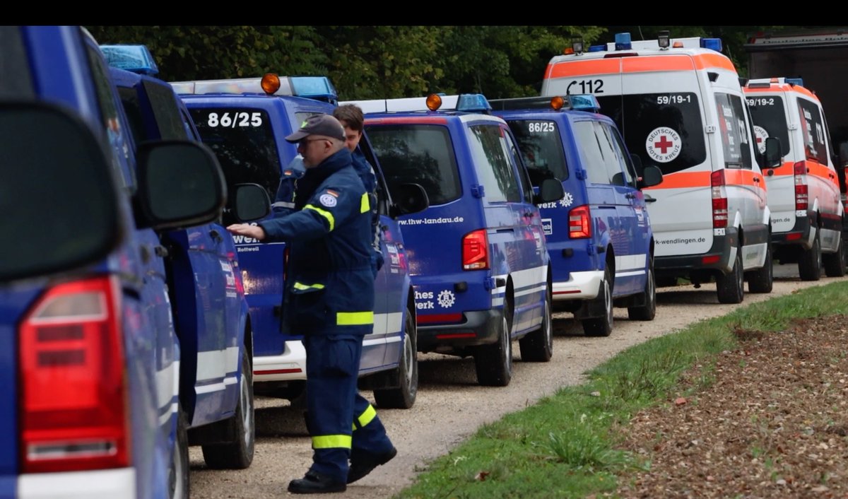 logcluster's tweet photo. Day 2 of #gearUP: Pressures are high for @etcluster and @logscluster participants as they work together to identify and overcome immediate challenges at the onset of an emergency as part of the simulation. 
Best of luck to all participants! 👏

#RespondingTogether @thwleitung https://t.co/KYgvMLuljT