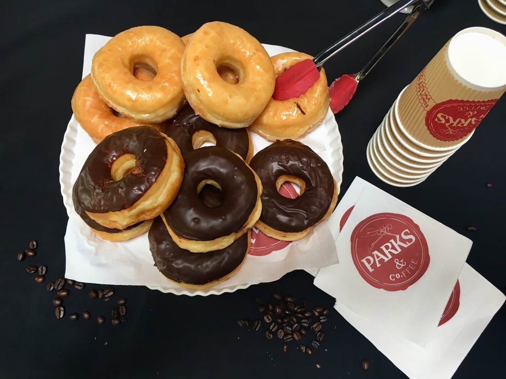 LocalOffice_com's tweet photo. Donuts make me go nuts 🤪 https://t.co/g25LbM6YZ7