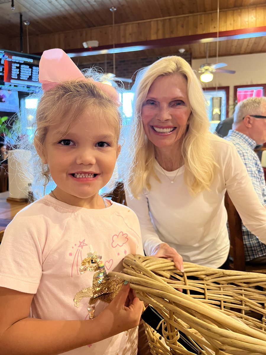 MrsSurawski's tweet photo. Spring Creek BBQ night! @SnyderStallions https://t.co/kFpVJ99iqB