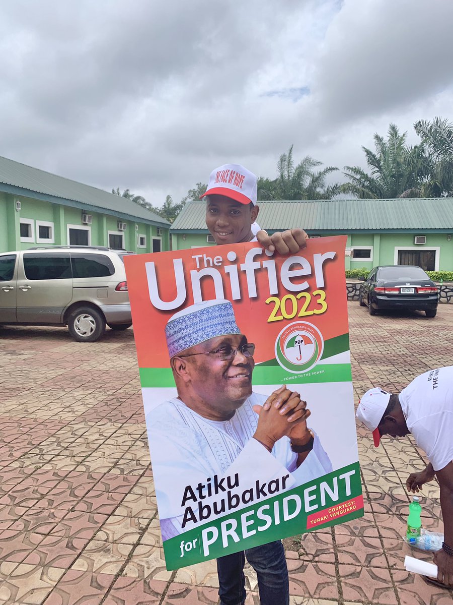 Donsaiidu's tweet photo. The #RescueMission to Rescue NIGERIA, @atiku is the right man for the job Overly Okay and Well Dedicated Towards Moving The Country Forward
Let's all come out and Vote  @atiku  for better future
#iamatikulated for president https://t.co/XGVO4nNvhh