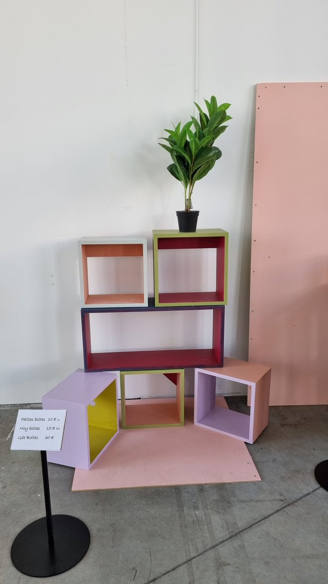 BiennaleDesign's tweet image. 🛠 À l’occasion des #JournéesDuPatrimoines, les équipes de Cité services ont détourné le mobilier de la #BiennaleDesign2022 pour proposer une brocante du réemploi créatif.
Merci aux équipes pour ce travail de revalorisation ! 👏
#JournéesDuPatrimoine #JEP2022 #SaintEtienne