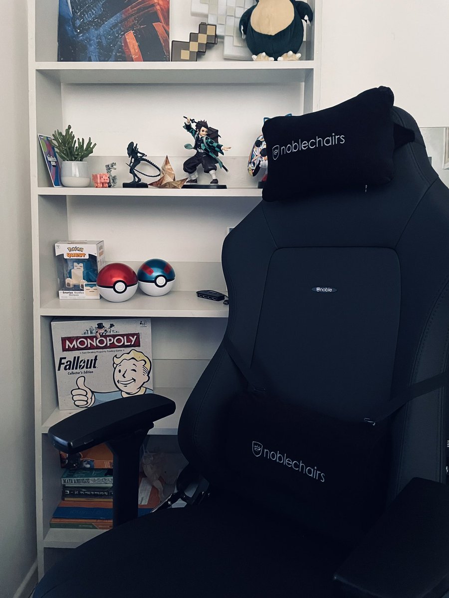 She’s built! What an amazing seating experience ❤️ epic some might say. THANK YOU GANG Lady of Pawnee, Rajman, Anke, Ronnie and anonymous xxx @noblechairs