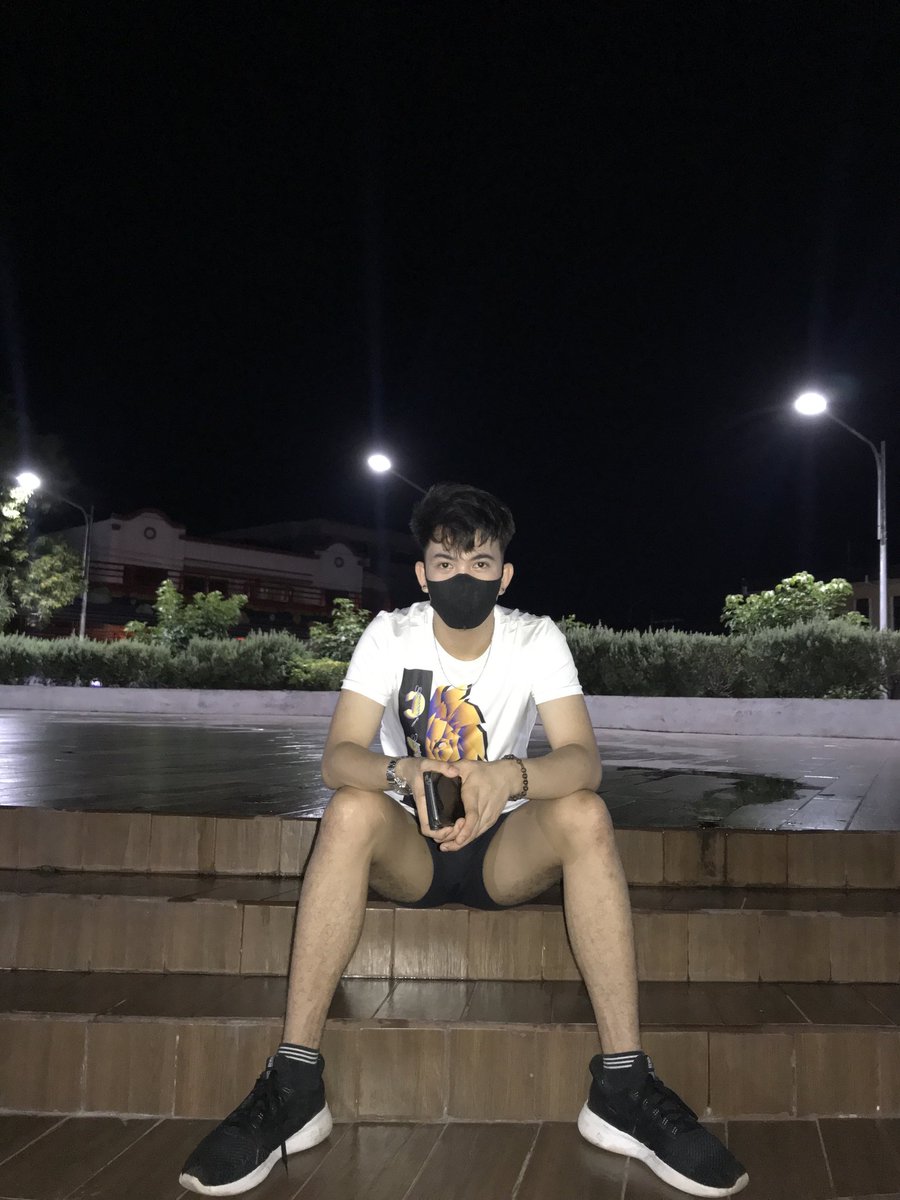 kimovitchz's tweet photo. Retweet for Dick Pic charot hahahaha https://t.co/nXKcTIzQNG