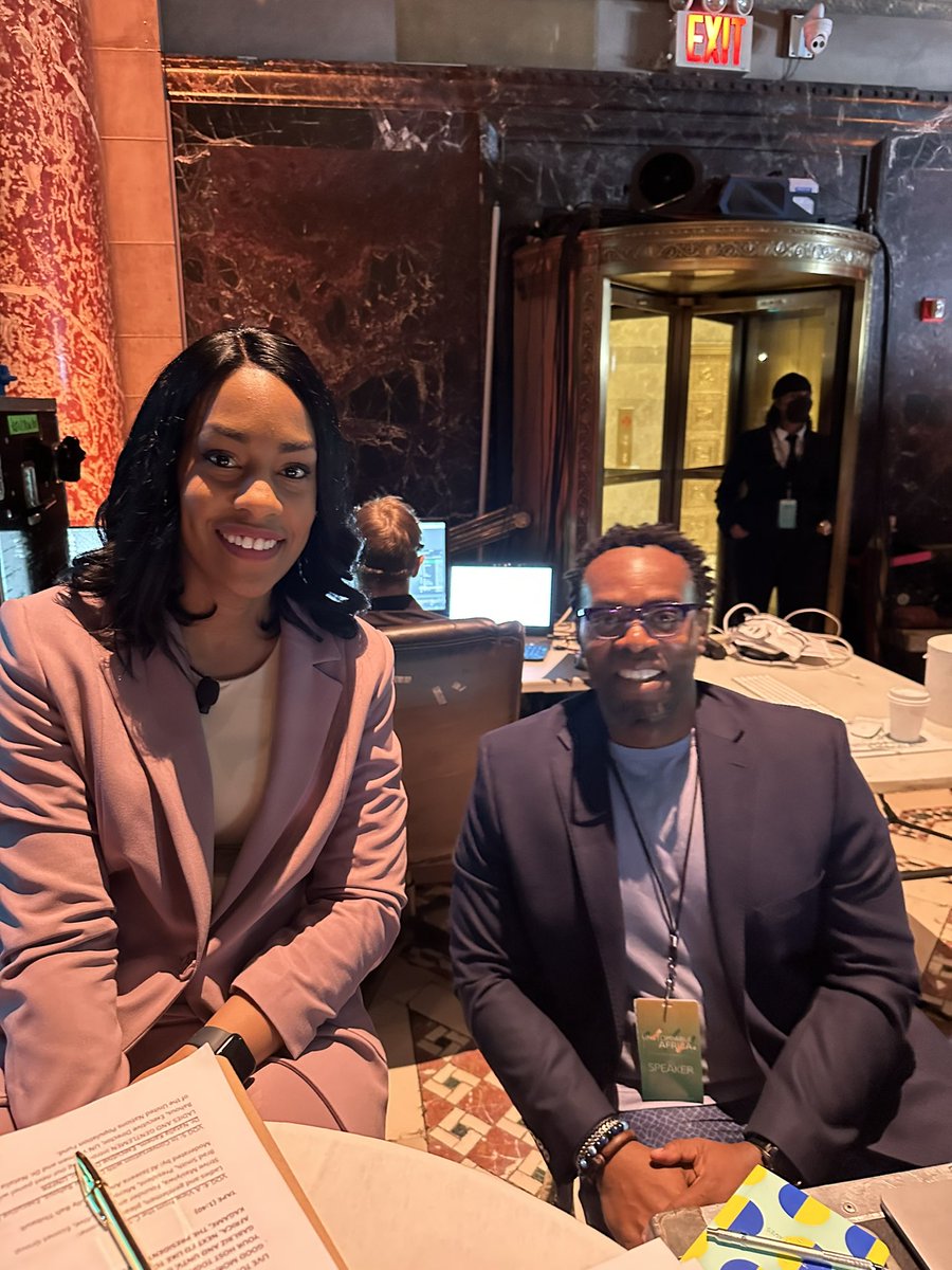 Time for #unstoppableAfrica here in NYC, brought to you by the Global Africa Business Initiative. <a href="/VickyRubadiri/">Victoria Rubadiri</a> about to show them how it’s done. #UNGA