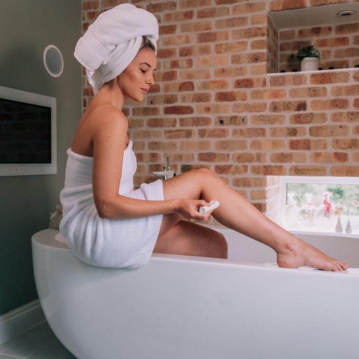 The IMPRESSIVE painless hair remover, time to get super smooth ladies! Perfect to use on the go as it will fit discreetly in your bag. Suitable for all body hair, including your face. Be hair free, be confident, be at your best. 

Click to purchase: dandipatch.com...