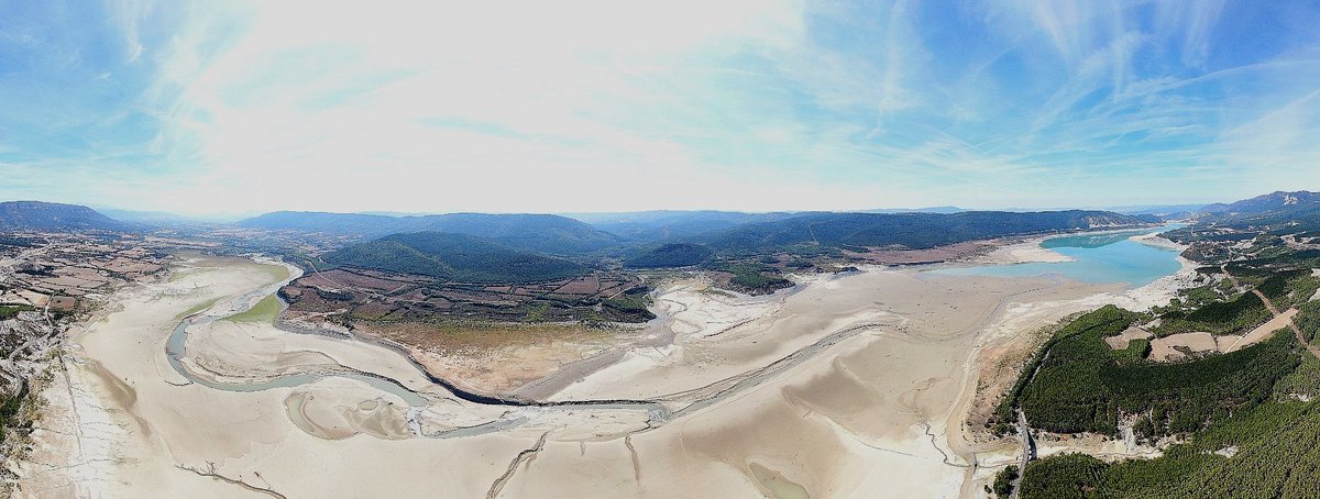 Impresionante como esta Yesa. Una pena....