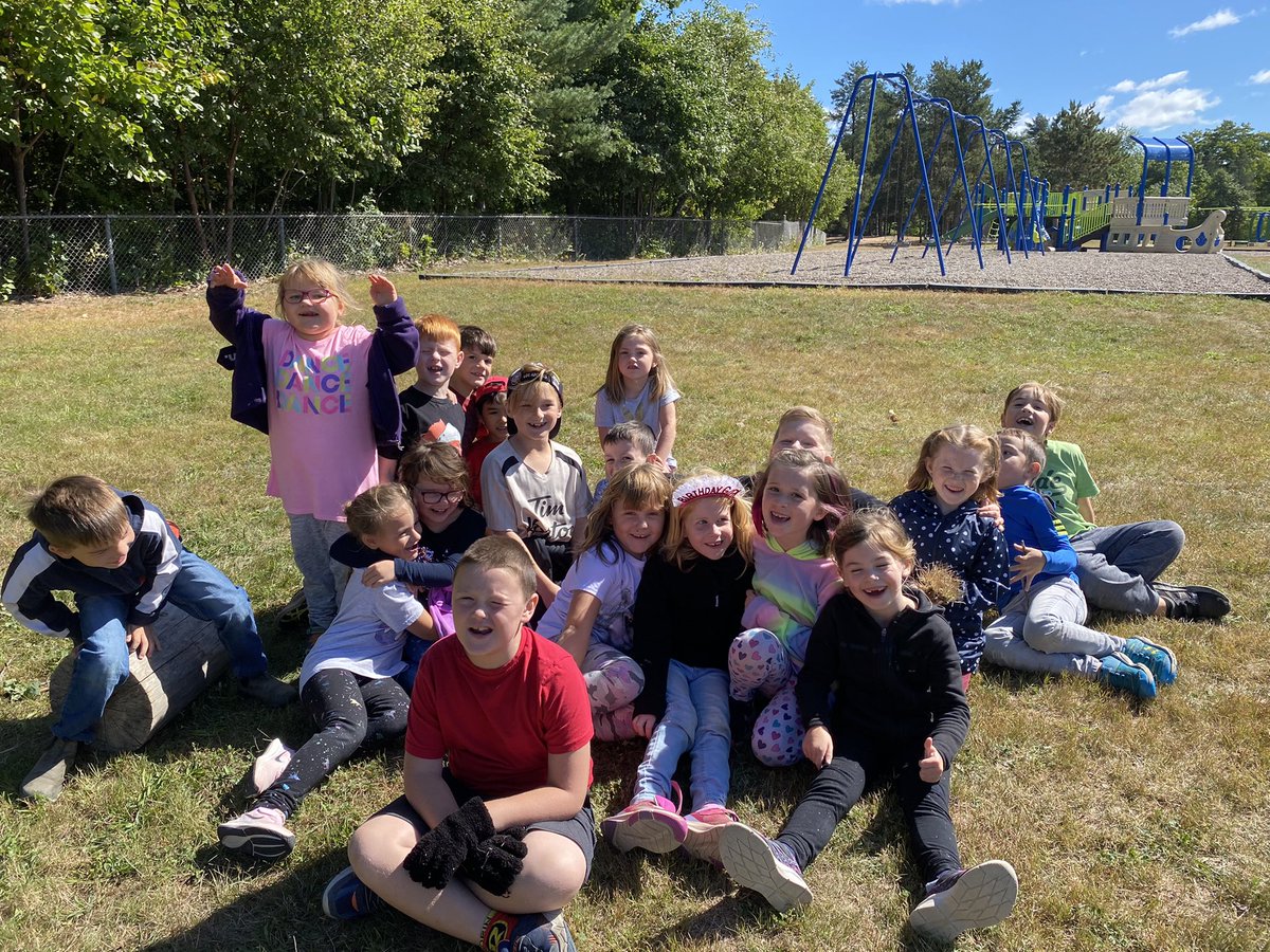 Ms. Maxwell tweet media