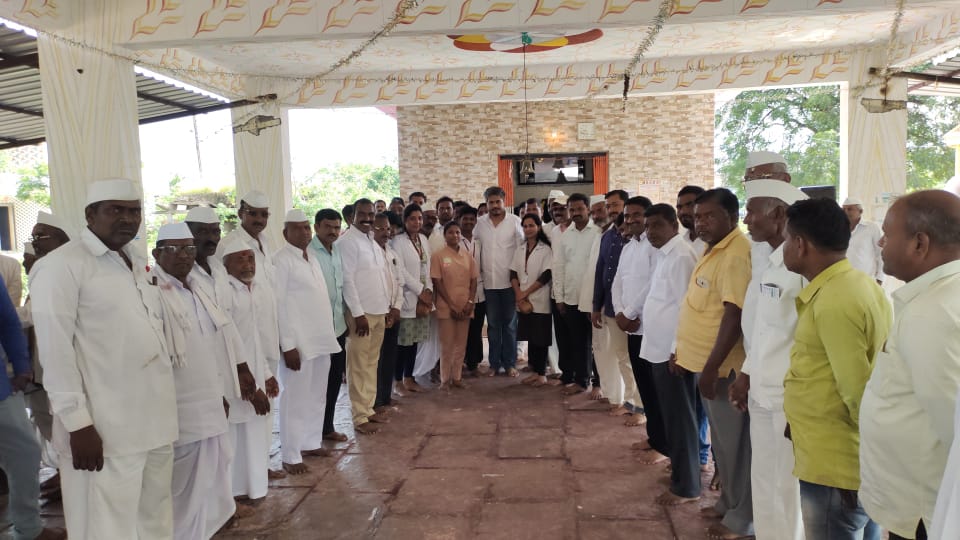 RRPSpeaks's tweet photo. याकामी डॉ.डी.वाय. पाटील मेडिकल कॉलेज, पुणे व्हिजन कॅटॅलिस्ट फंड, जतन फाऊंडेशन, रिस्टोरिंग व्हिजन, एस्सीलोर व बारामती ॲग्रो या संस्थांचं मोलाचं सहकार्य मिळालं. काल काही शिबिरांना भेट दिली असता या डॉक्टरांची भेट घेऊन त्यांची विचारपूस केली आणि आभार मानले. https://t.co/Tcm5Tdbnbs