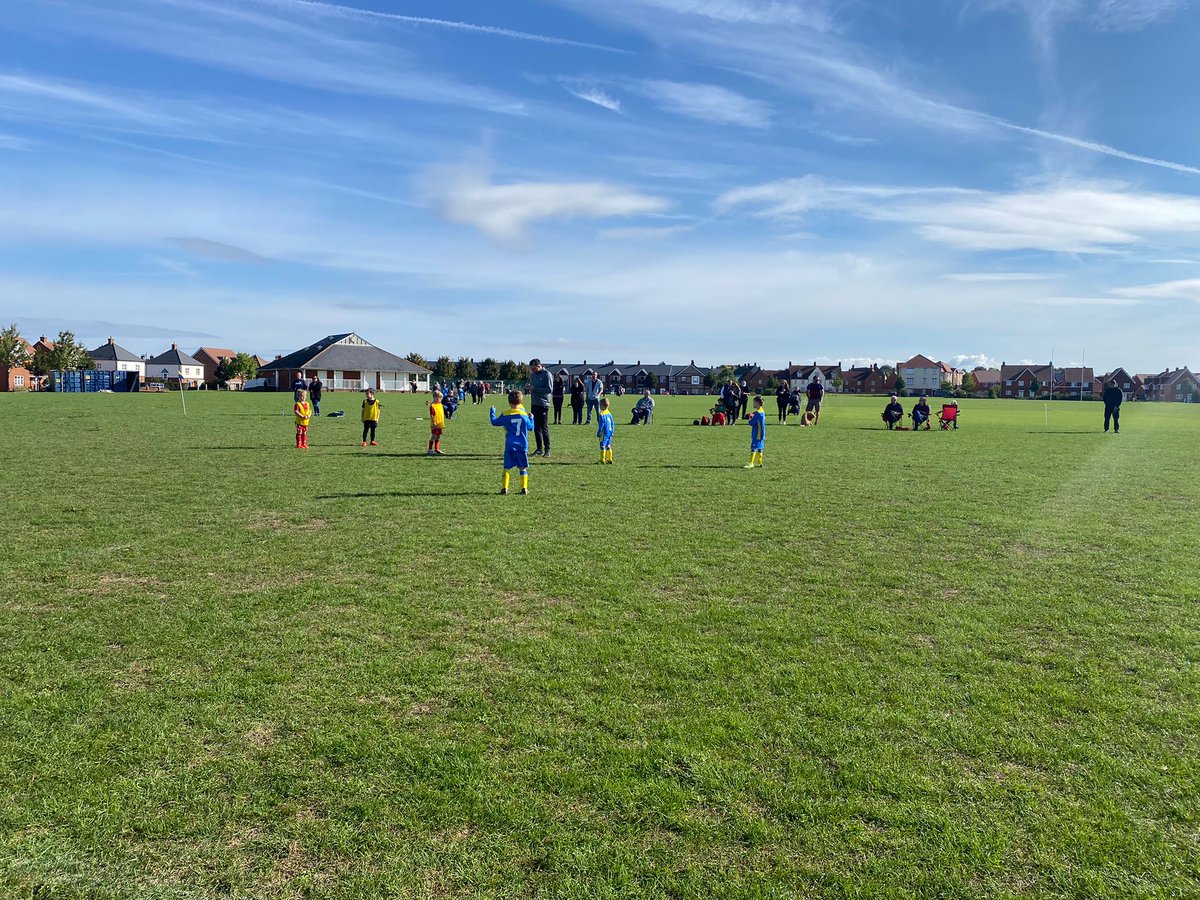 SWMSL's tweet photo. πΈβοΈ It was the perfect morning for football!
Great to see so many smiles, positive coaches and some great football played β½
#SWMSL https://t.co/s353CChv9E