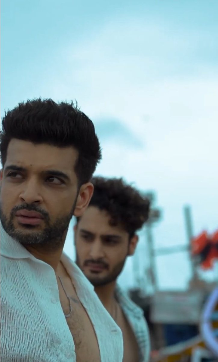 FC_UmRan's tweet photo. Look at their Sync And Chemistry..🔥🔥🔥🔥
Our #UmRan boys..❤️❤️🧿
@realumarriaz @kkundrra 

#KaranKundrra #UmarRiaz
#UmarArmy #KKundrraSquad https://t.co/Oxg5Lkquhv