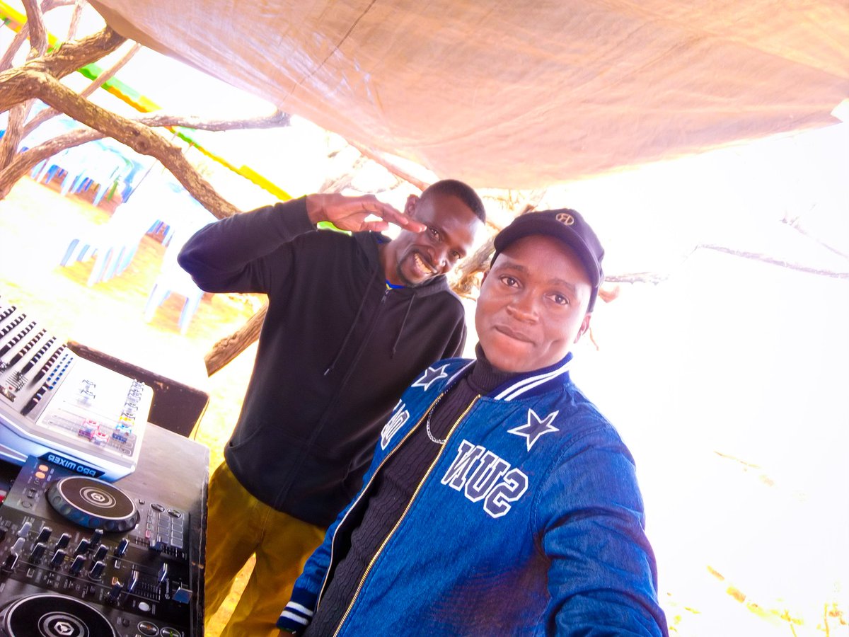 djfelixer's tweet photo. From Nrb🚦to Mbembani Village, Kimutwa; Macha County 📌 with Love 💕& Music 🎤🎧 #DowryEvent🎊 24hrs 💯@djfelixer_Ent. We deliver with pleasure 🙏 Keep Booking @ 0714124377 🤳 #Soundke🇰🇪 #EventDJ🥂 https://t.co/kY6uHikhBO