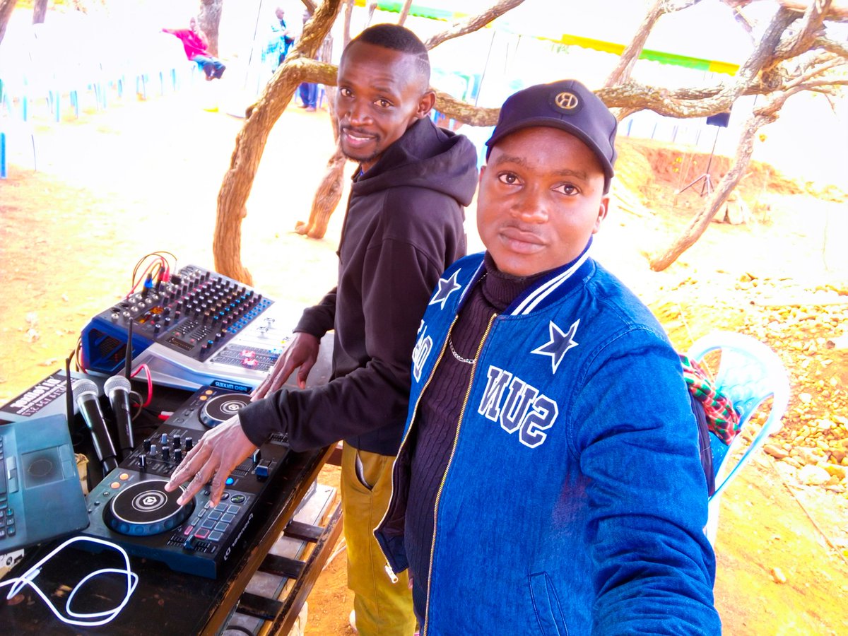 djfelixer's tweet photo. From Nrb🚦to Mbembani Village, Kimutwa; Macha County 📌 with Love 💕& Music 🎤🎧 #DowryEvent🎊 24hrs 💯@djfelixer_Ent. We deliver with pleasure 🙏 Keep Booking @ 0714124377 🤳 #Soundke🇰🇪 #EventDJ🥂 https://t.co/kY6uHikhBO