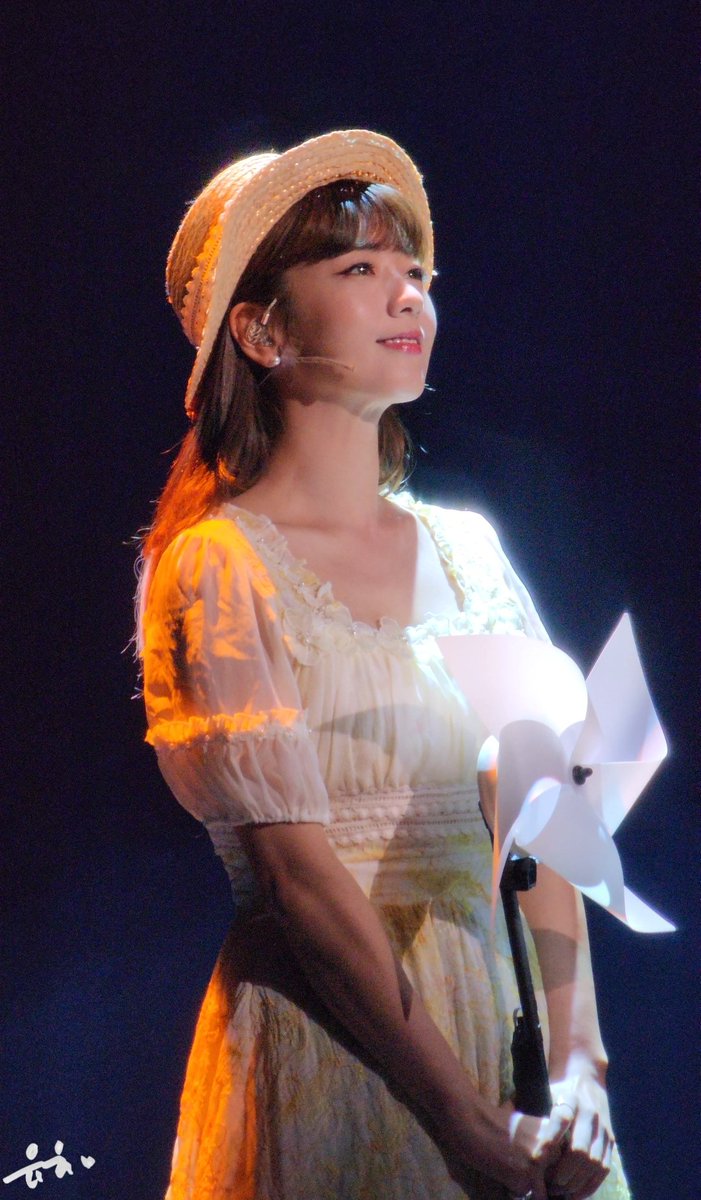 bbombomah's tweet photo. Pretty Haena- Bbom my Musical Actress Yoon Bomi 😍🤍
You did well, looking forward another Musical 🥺
#Apink #Bomi #YoonBomi #윤보미 #WonderTicket #MusicalWonderTicket https://t.co/Yppb9GhzNV