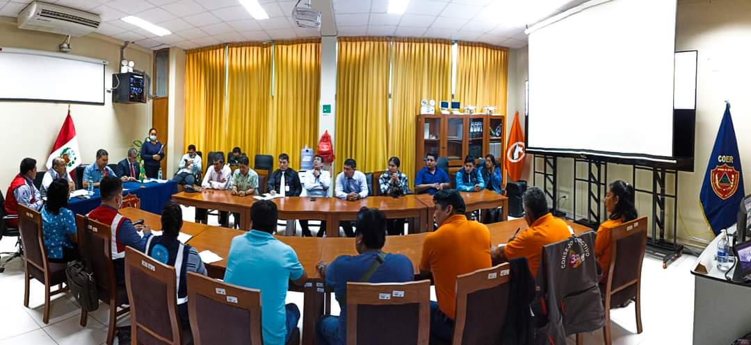 SunafilPeru's tweet photo. #SunafilEnRegiones📍
✅ En #MadreDeDios, participamos en la reunión de instalación del Consejo Regional de Trabajo y Promoción del Empleo de la región, junto con la Cámara de Comercio de Madre de Dios, #UNAMAD, #DRTPE, @GoreMadreDeDios y diferentes gremios. 🤝 💯 https://t.co/IPgnJBpqhP