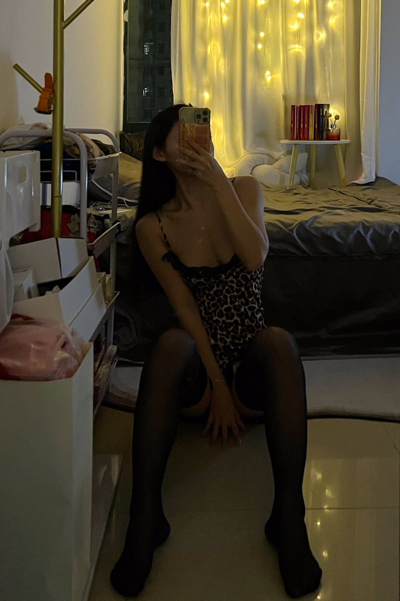 tobi2266's tweet photo. 喜欢吗  #健身 #性感 #反差 #A4腰 #马甲线 #蜜桃臀 #女友 #御姐 #黑丝 #情趣  #美臀 #丝袜 #美腿 https://t.co/YCjmaOfT3J