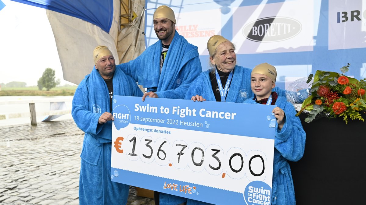 Ruim 136.000 euro opgehaald bij Swim To Fight Cancer in  Heusden heusden.nieuws.nl/nieuws/2022091…