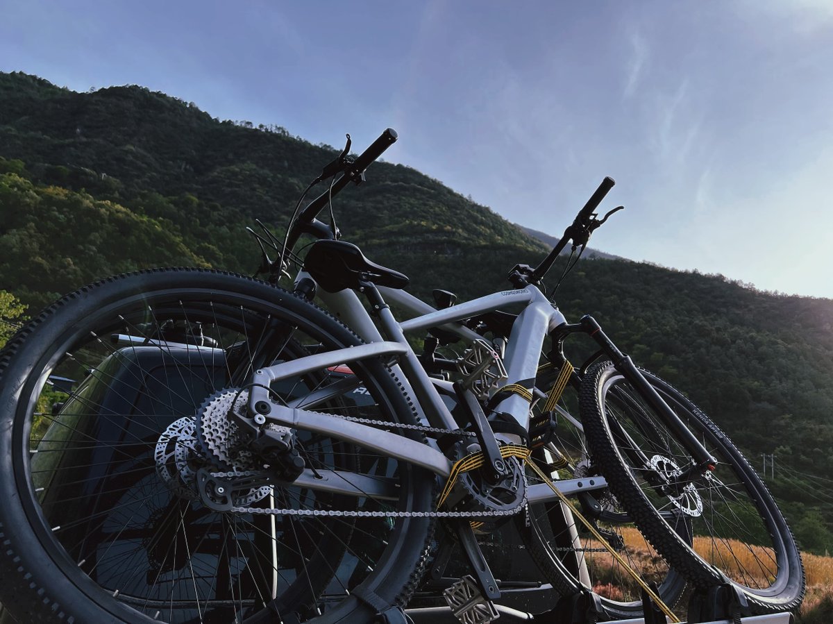 BAFANGElectric's tweet photo. Bafang X Cosmosworks
The Model-R by Cosmosworks is ready to redefine your bond with mother nature, containing the new M510 mid-motor #PoweredByBafang ⚙️⚡
Learn more, here: https://t.co/HhG0wfQbFT
#Bafang #EngineeredToMakeYouSmile #eBike #eBikes #MTB #eMTB #eBikeLife https://t.co/L3W9meK4Hz